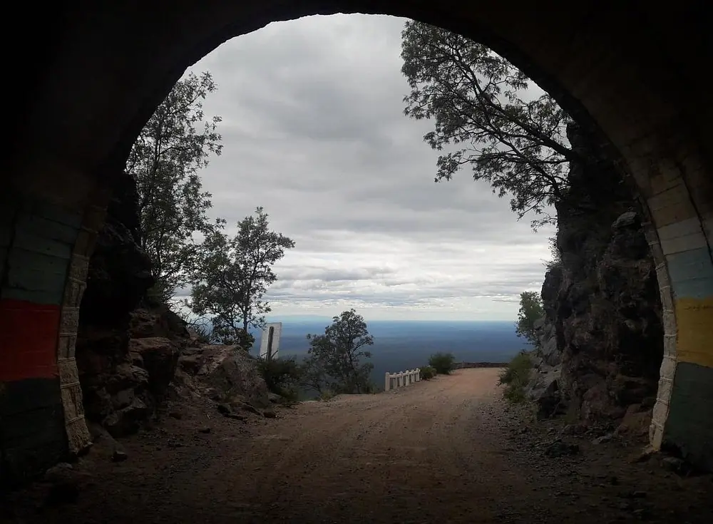 Paisaje de altura en Altas Cumbres con capas de montana